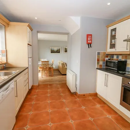 14 Leisure Village Sneem